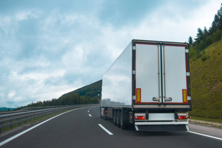 La-nuova-logistica-del-freddo_il-trasporto-isotermico - CGT Trucks