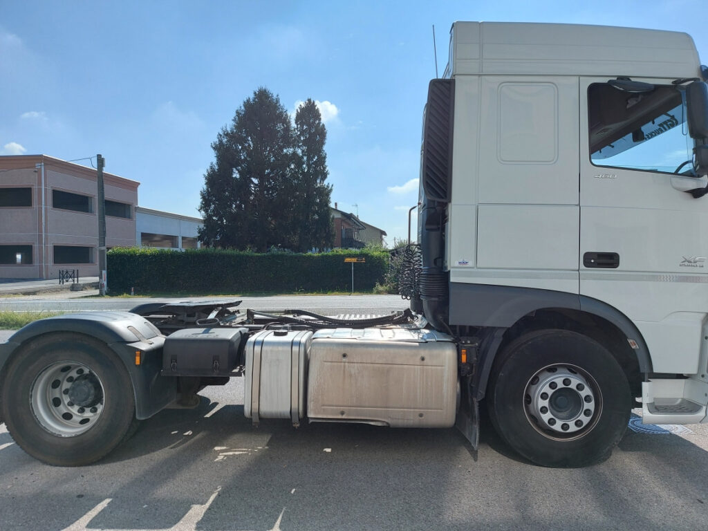 truck XF460SLH FK719SN 27097