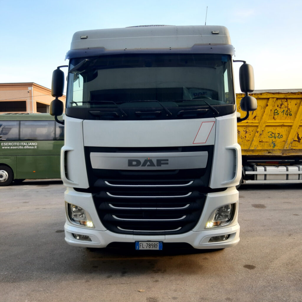 truck XF460SLH FL789RF 28888
