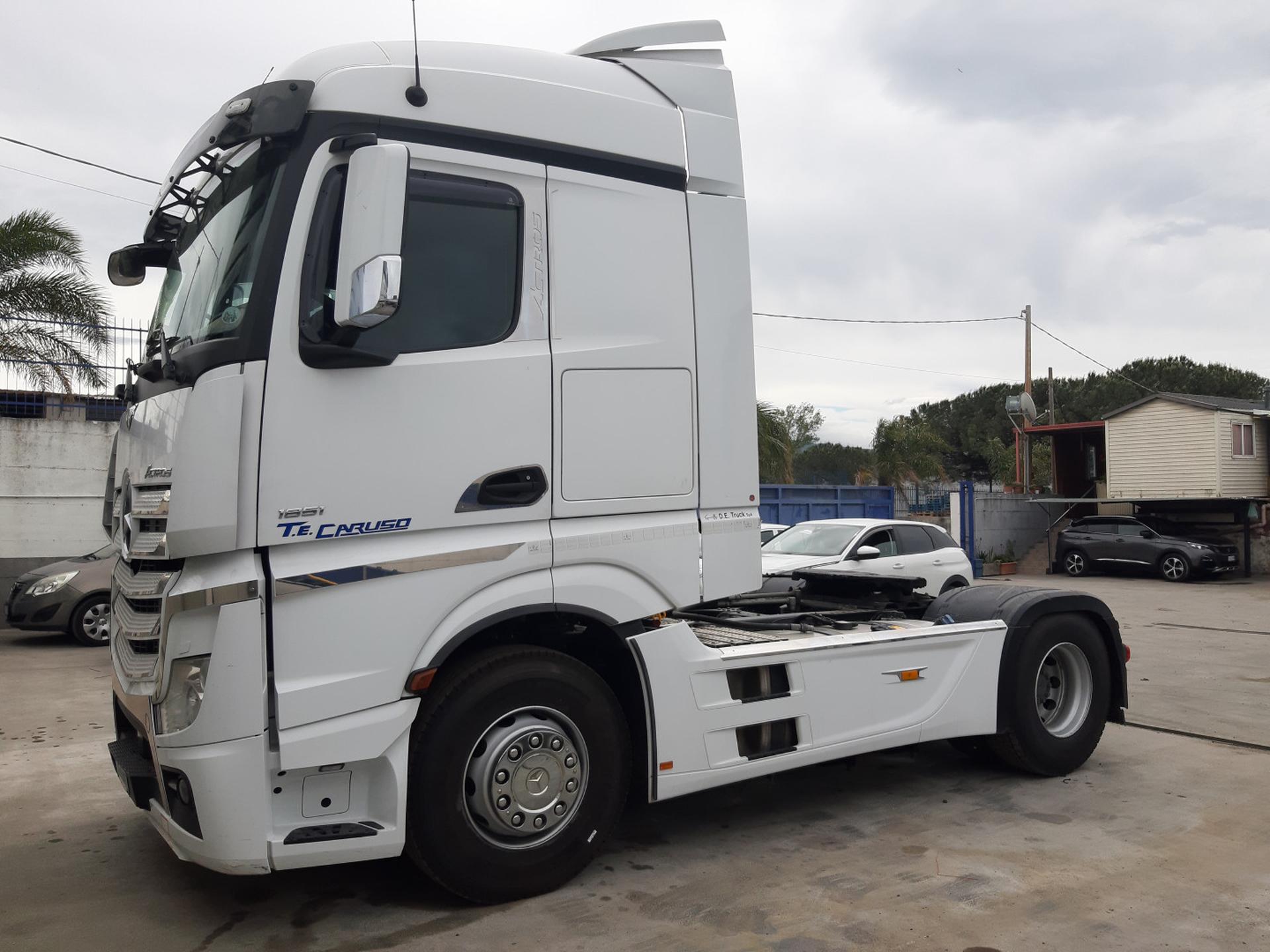 truck Mercedes Actros 1 FV017RW 26108