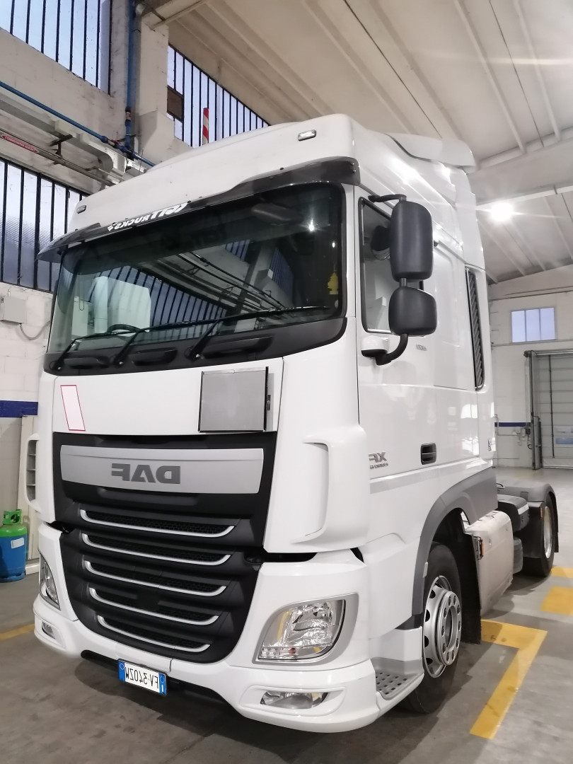truck XF460SLH FV340ZW 26108