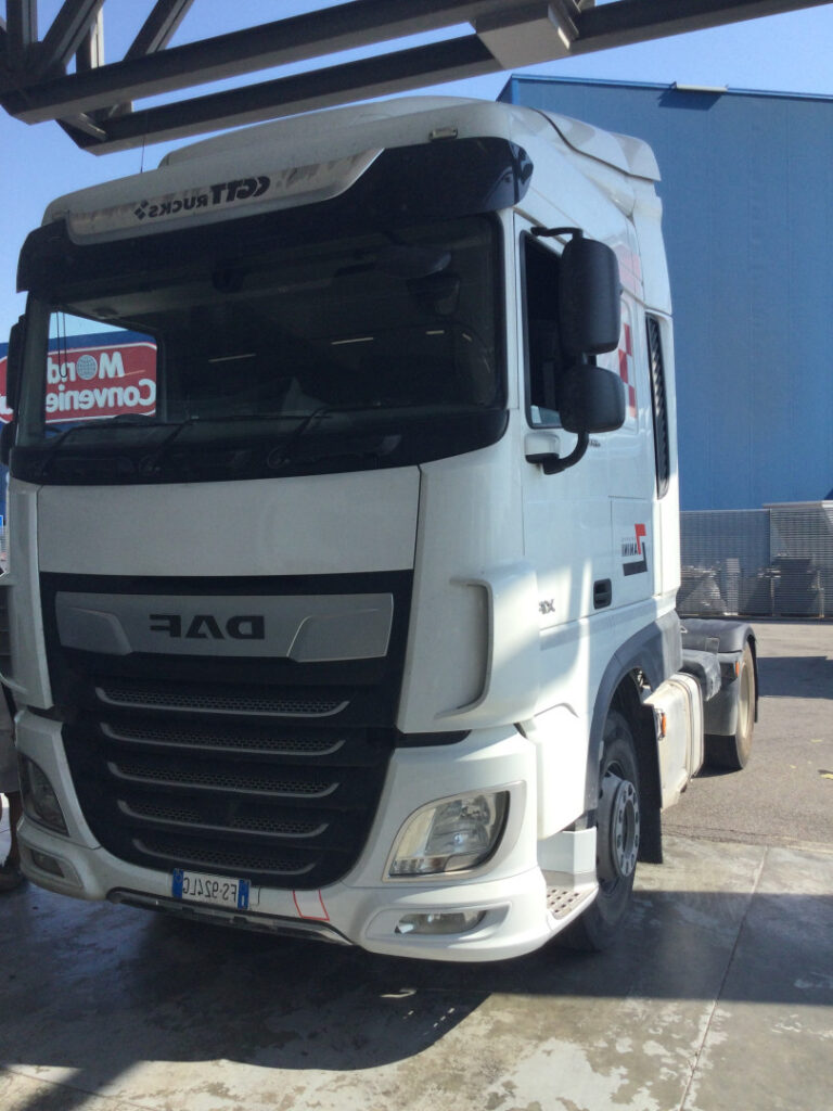truck XF480SLH FS924LG 35674