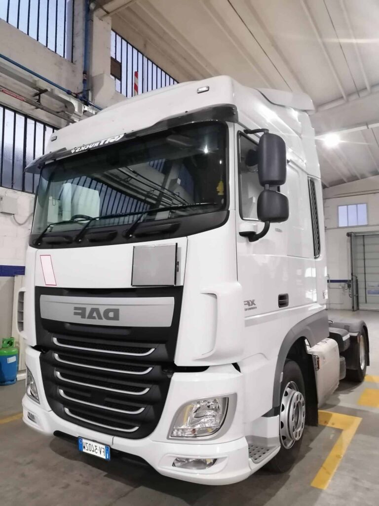 truck XF460SLH FV340ZW 36697