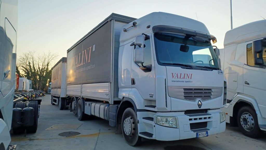 truck Renault Premium 450 DM794LV 40415
