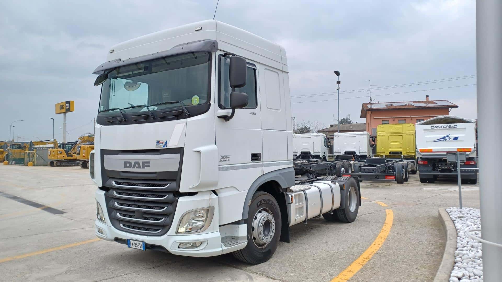 truck XF460SLH FK859SN 26108