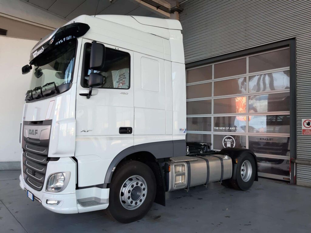 truck XF480SLH GA230CH 42542