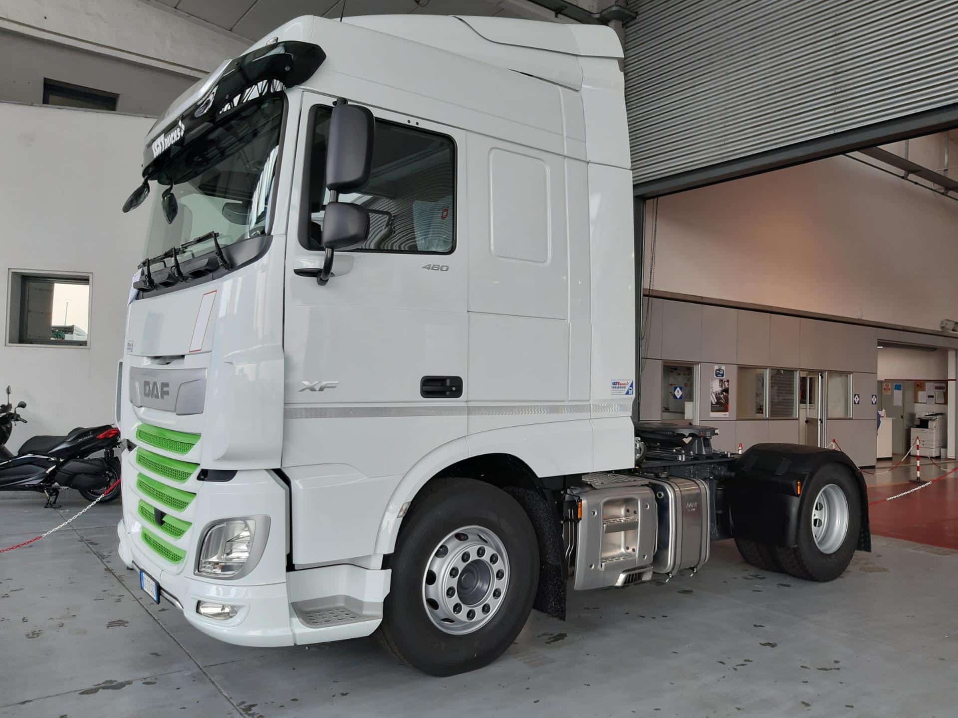 truck XF480SLH GC274DZ 26108