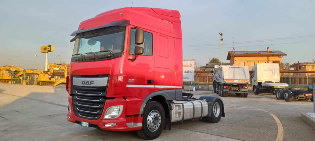 truck XF460SLH FH755LN 27732