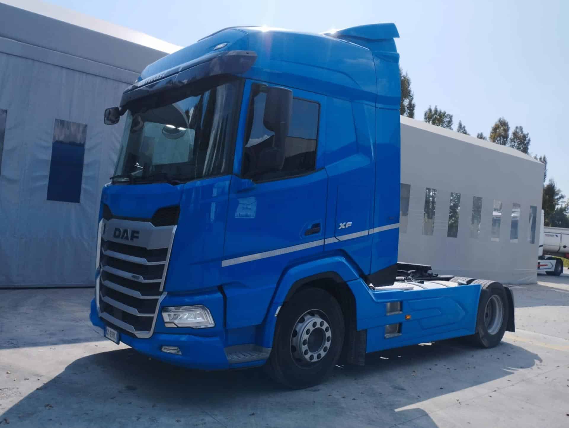 truck XF480NGD GK898YJ 26108