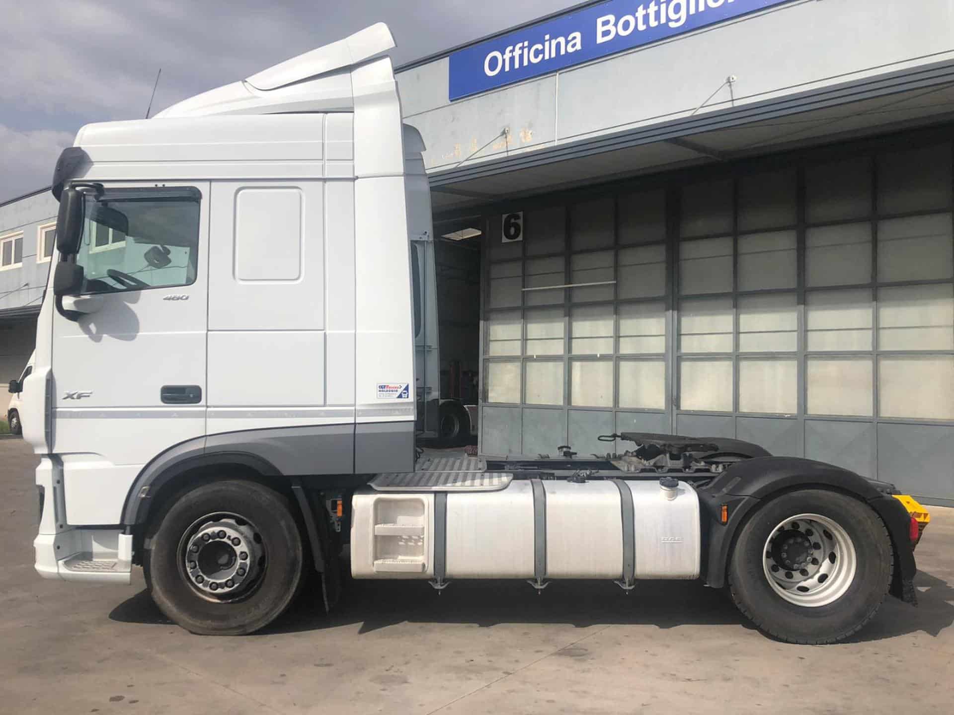 truck XF480SLH GA048CH 26108