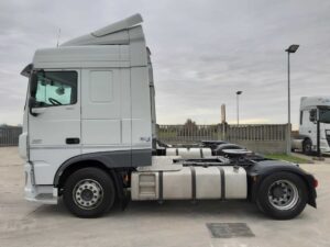 truck XF460SLH FE492XK 38359