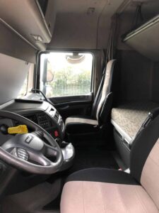 truck XF460SLH FK718SN 37555