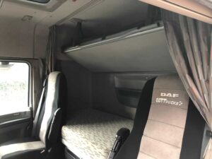 truck XF460SLH FK718SN 37555