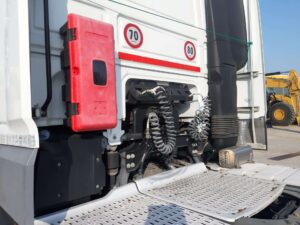 truck XF460SLH FA084RX 58894