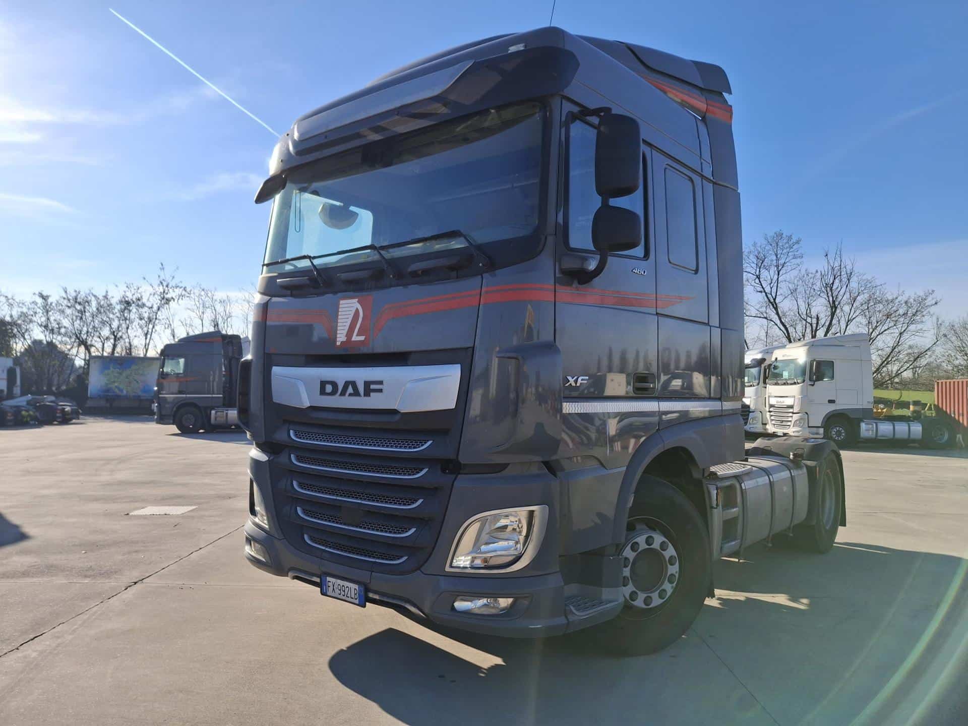 truck XF480SLH FX992LB 26108