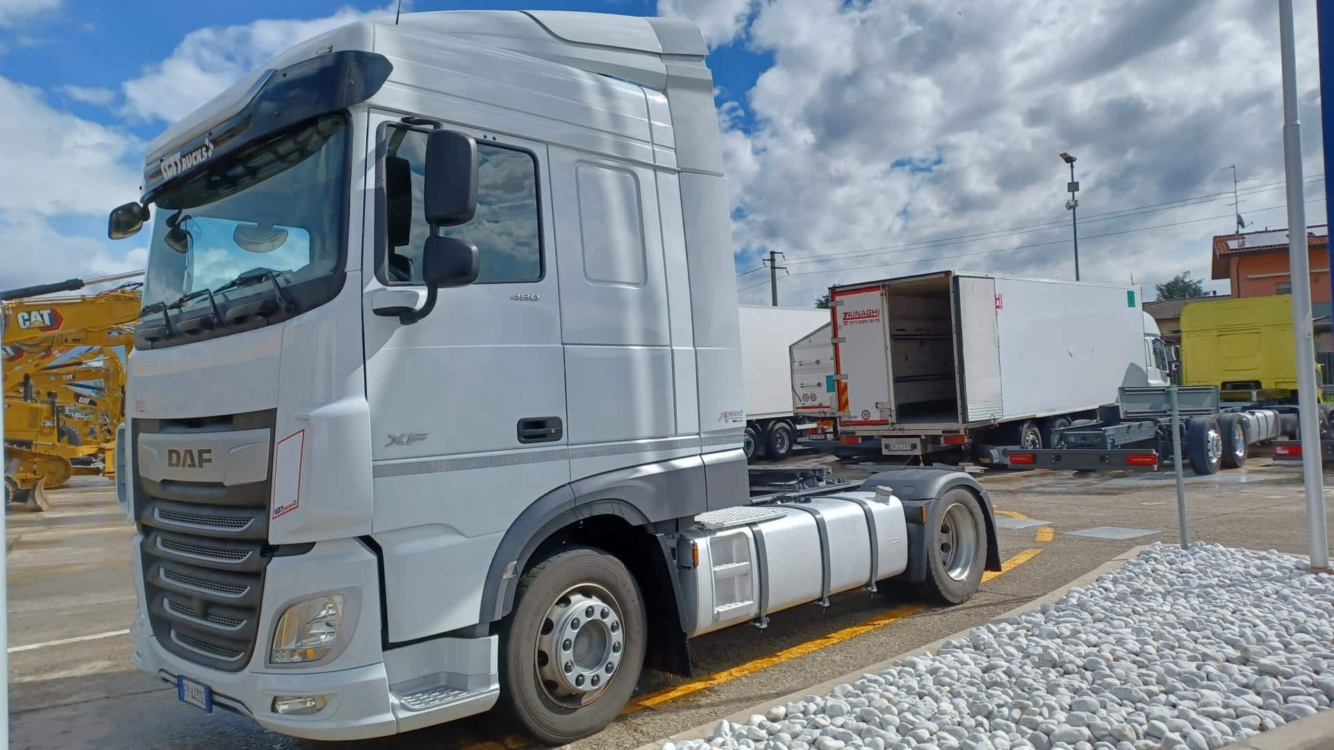 truck XF480SLH FY443SE 26108