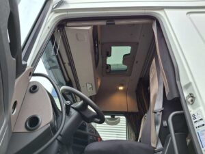 truck XF480SLH GG099WG 104575