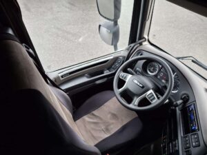 truck XF480SLH GG099WG 104575