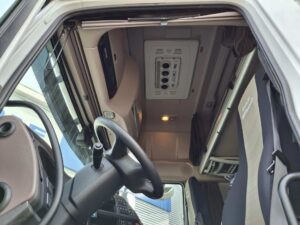 truck XF480SSC GH015XK 105056