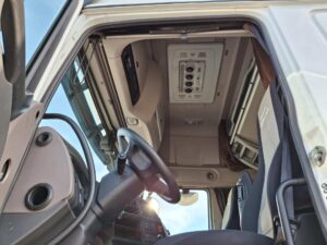 truck XF480SSC GH017XK 105034