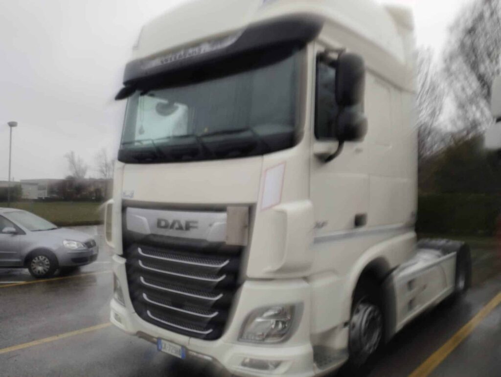 truck XF480SSC GK729HA 105105