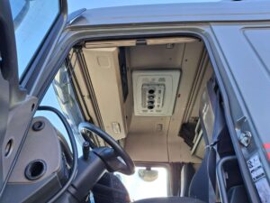 truck XF480SLH FX992LB 104273