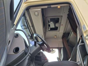 truck XF480SLH GK338HA 108179