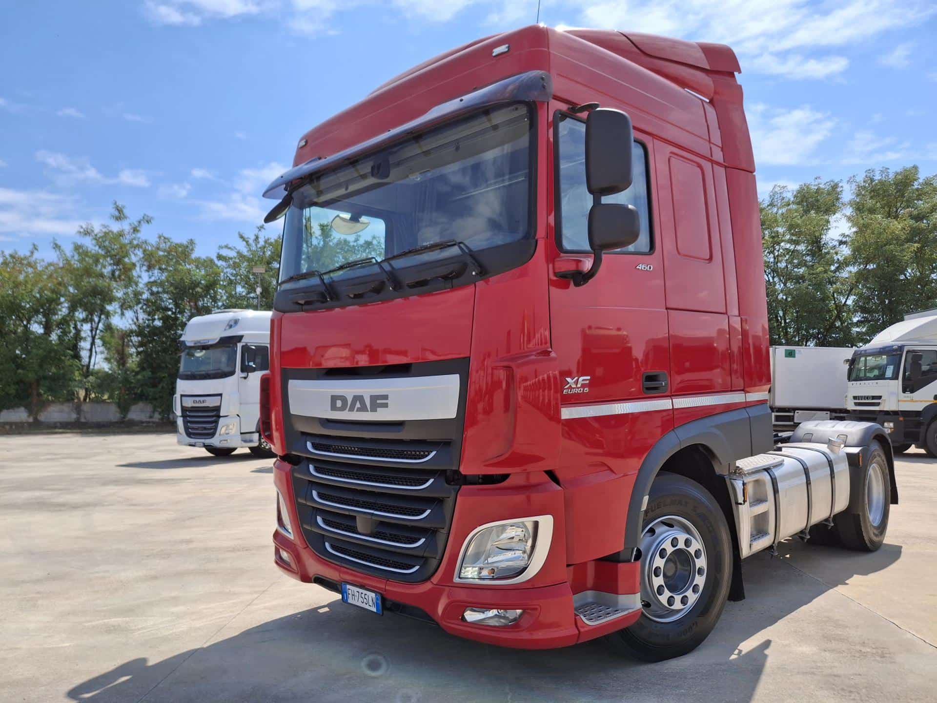 truck XF460SLH FH755LN 26108