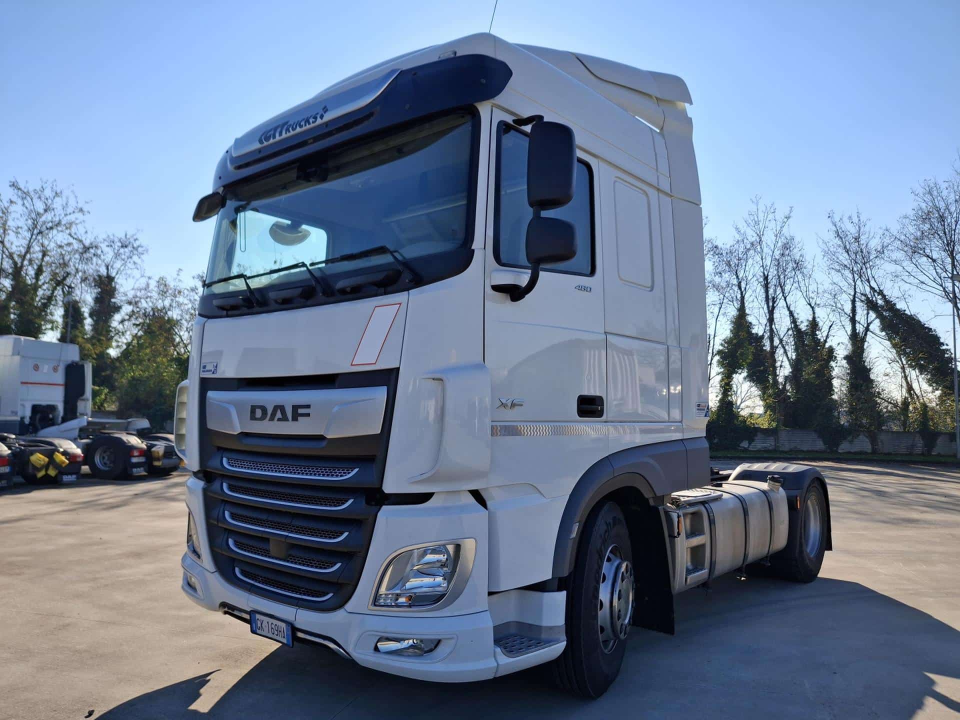 truck XF480SLH GK169HA 26108