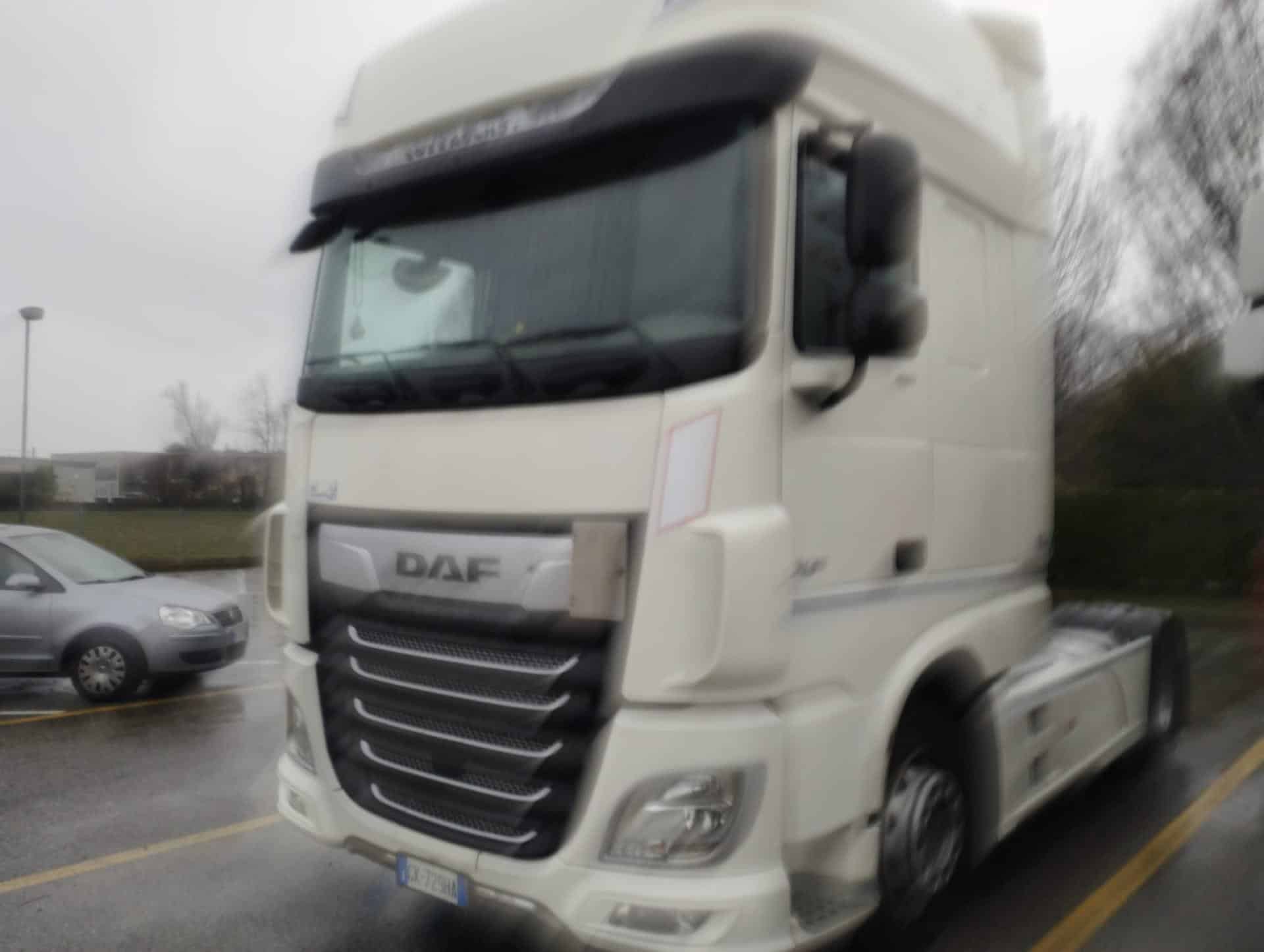 truck XF480SSC GK729HA 26108