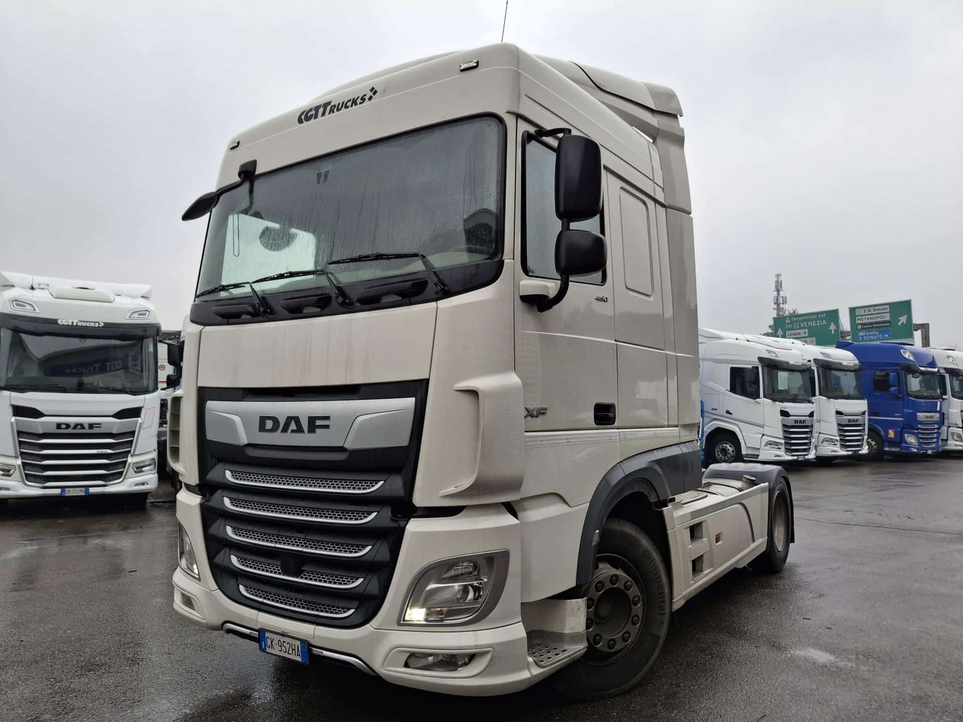 truck XF450SLH GK952HA 26108