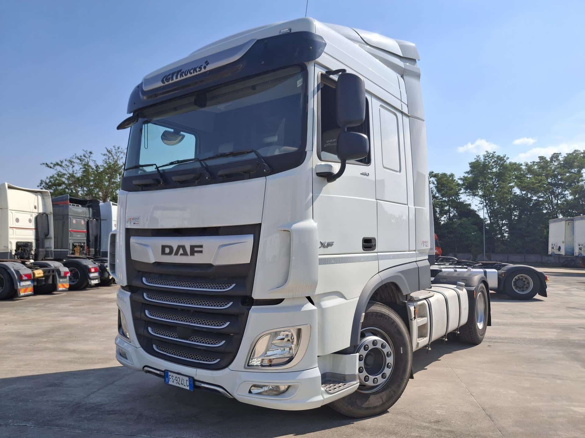 truck XF480SLH FS924LG 26108