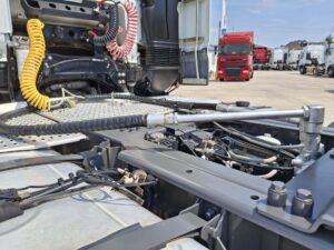 truck XF480SLH FY445SE 47408
