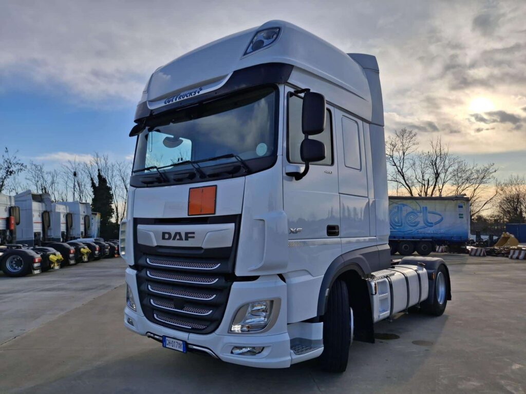 truck XF480SSC GH017XK 105034