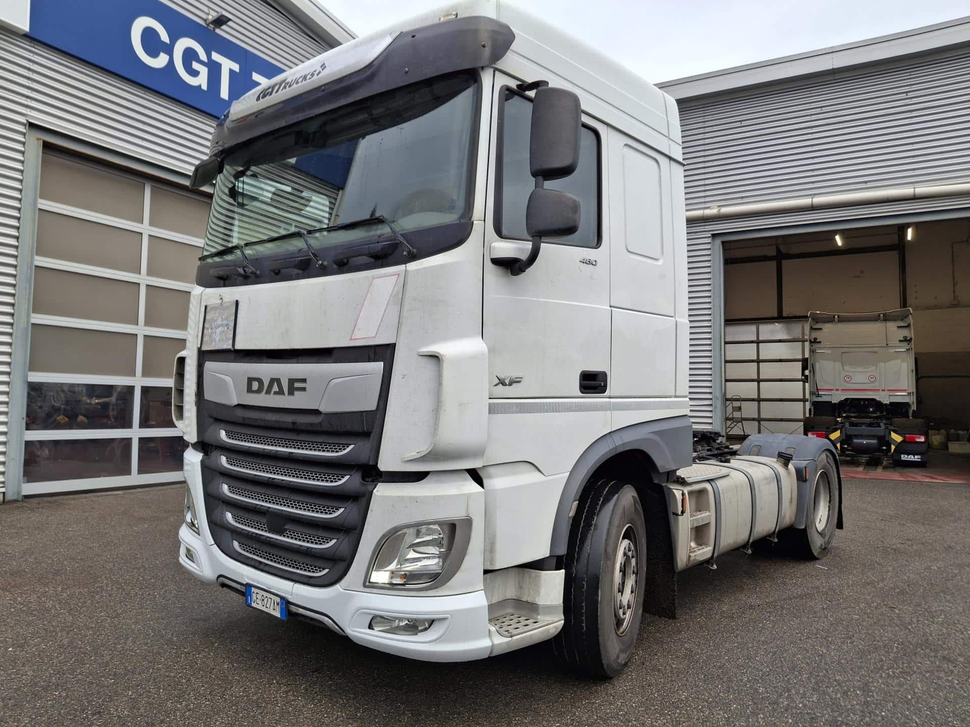 truck XF480SLH GE827AM 26108