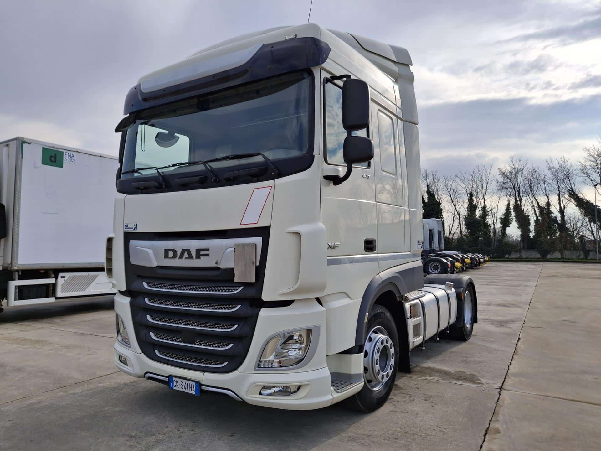 truck XF480SLH GK341HA 26108